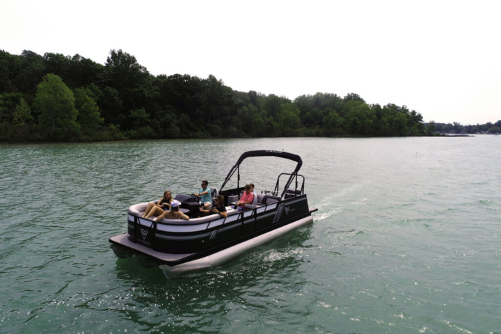 2022 Lago Pontoon Boat | Viaggio Pontoon Boats