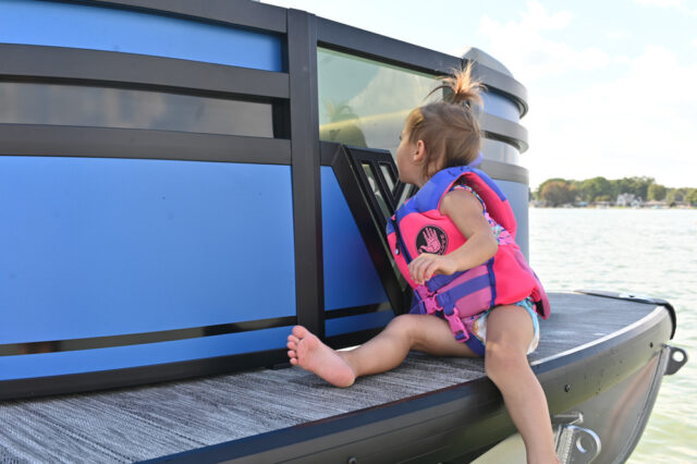 Lago Z24S | Lago Z Pontoon Boat