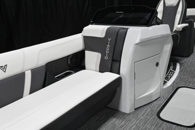 Viaggio Pontoon Boats