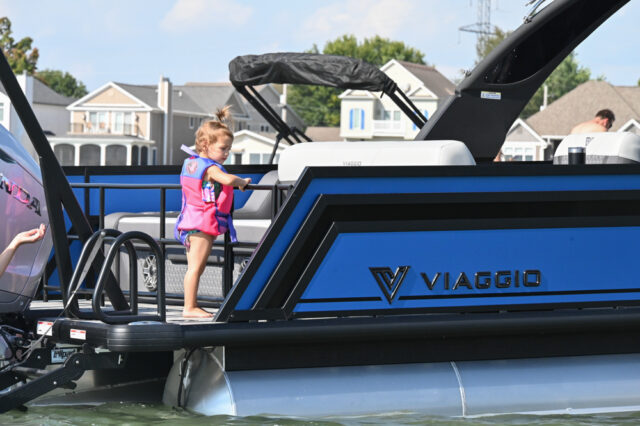 Lago Z24S | Lago Z Pontoon Boat