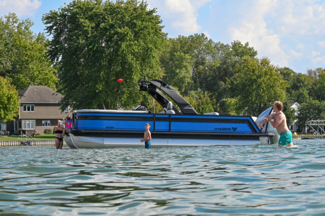 Lago Z24S | Lago Z Pontoon Boat